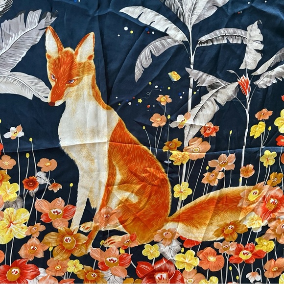 Beautiful Silky Woodland Fox Scarf, 16.5” x 16.5” - Picture 4 of 5